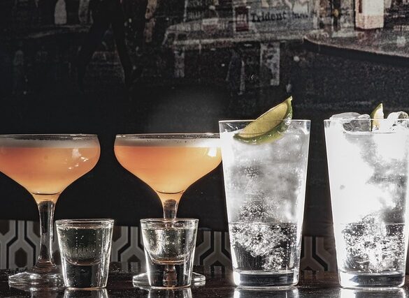 cocktails 5374790 640