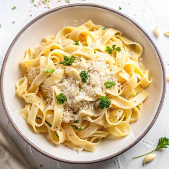 Creamy Fettuccine Alfredo Recipe: Easy & Classic Italian Pasta